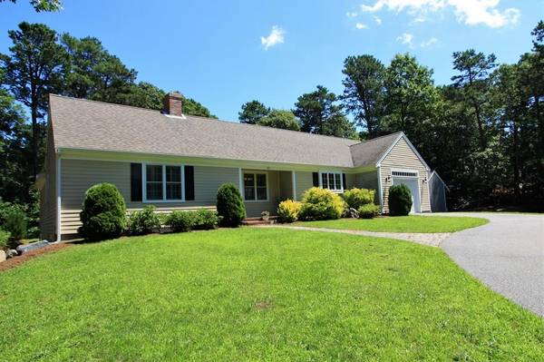 62 Hockanom Rd, Yarmouth, MA 02675