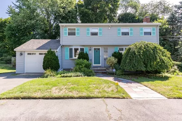 55 Fairview Ave, Lynnfield, MA 01940