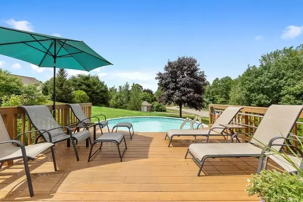 Rutland, MA 01543,9 Bernard Rd