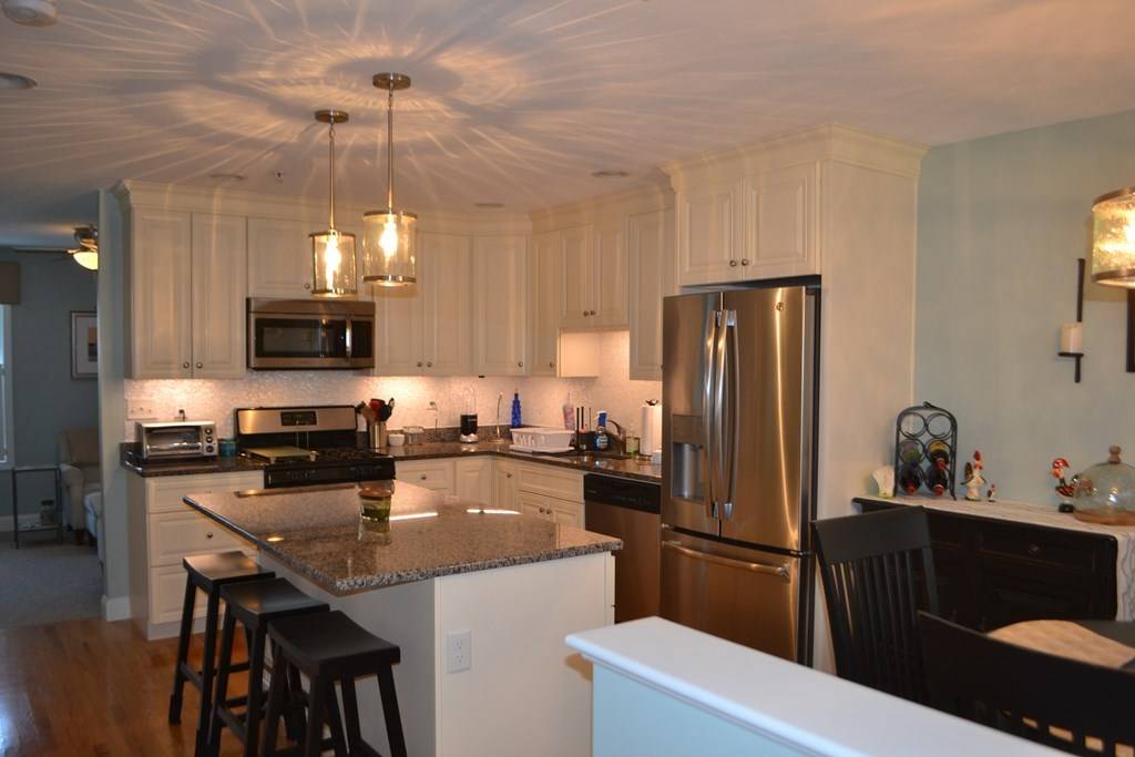 Mansfield, MA 02048,101 N Main St #A105