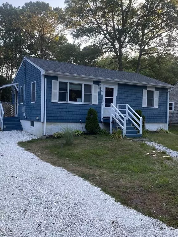 35 Circuit Rd W, Yarmouth, MA 02673