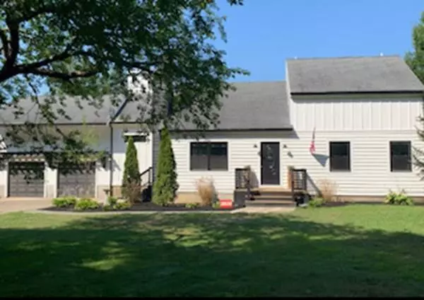 185 Acushnet Rd, Mattapoisett, MA 02739