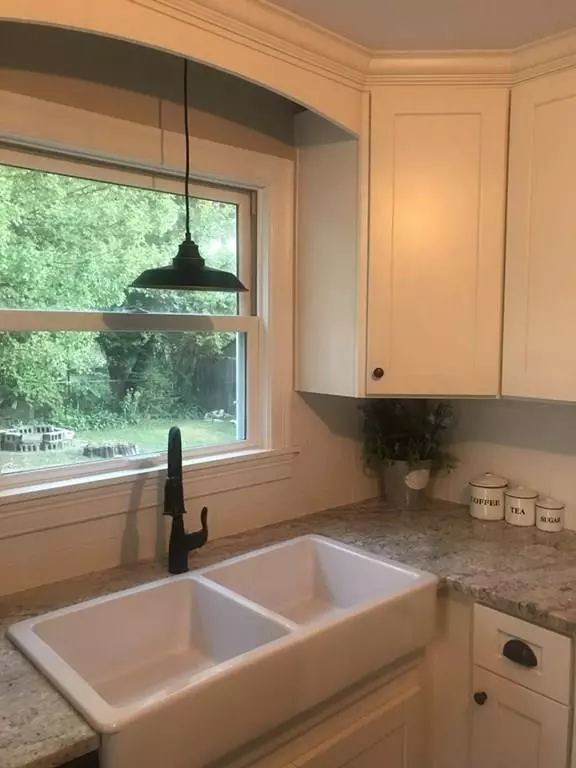 Springfield, MA 01118,33 Surrey Rd