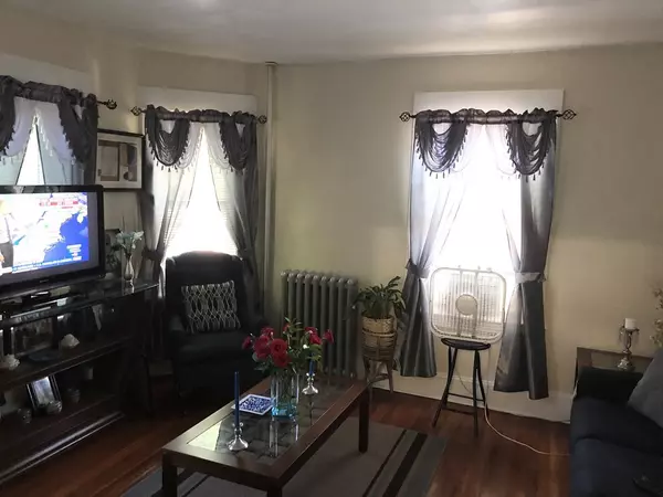 Springfield, MA 01108,19 Warner St