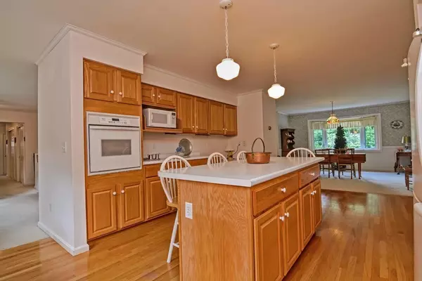 Seekonk, MA 02771,5 Marsden Ct