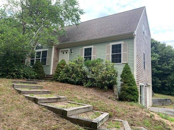 30 Meetinghouse Road, Mashpee, MA 02649