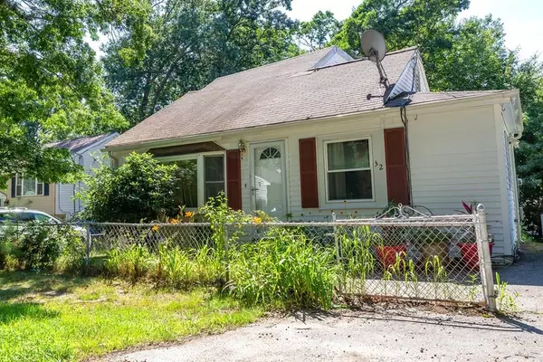 32 Edgewood Road, Holbrook, MA 02343