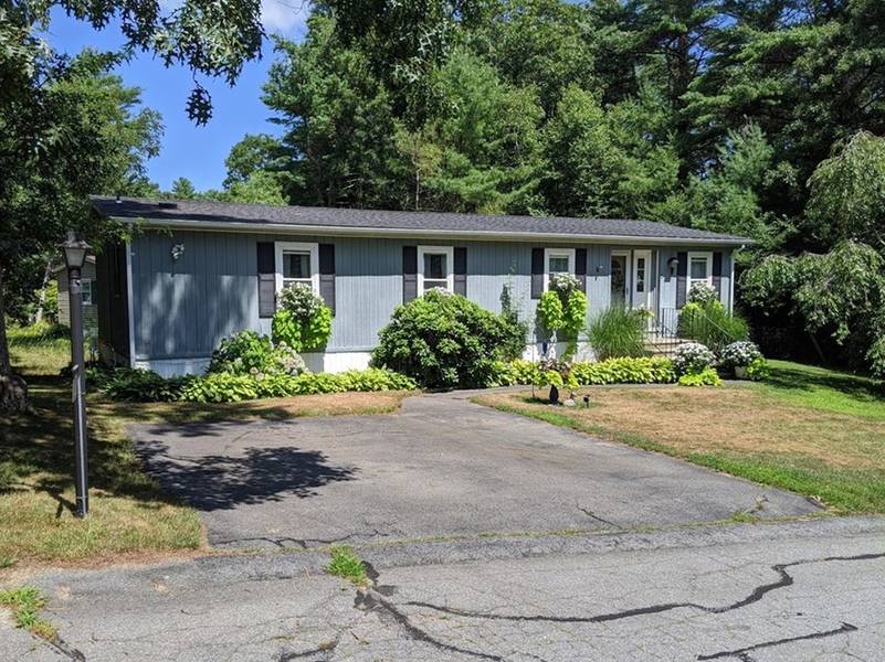 1 Oldfield Dr, Kingston, MA 02364