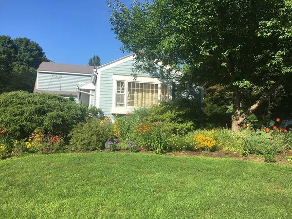 Montague, MA 01351,9 Hillside Rd