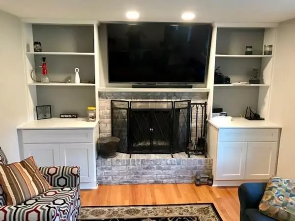 Ludlow, MA 01056,24 Voltage Ave