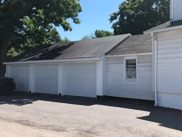 Clinton, MA 01510,84 Berlin Street