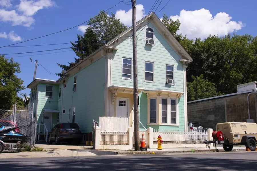 157 Jackson St, Lawrence, MA 01841
