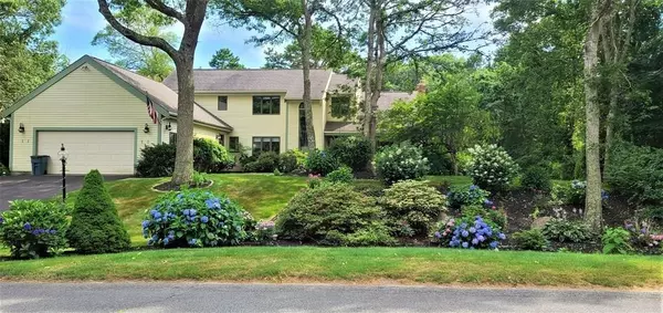 39 Tara Ln, Falmouth, MA 02556