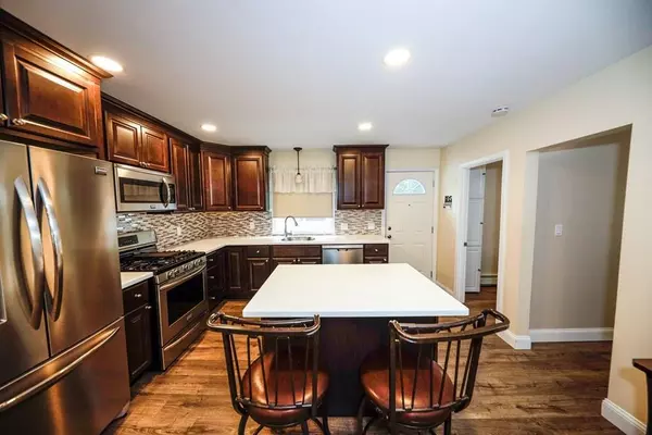 292 Emmett St, Fall River, MA 02721
