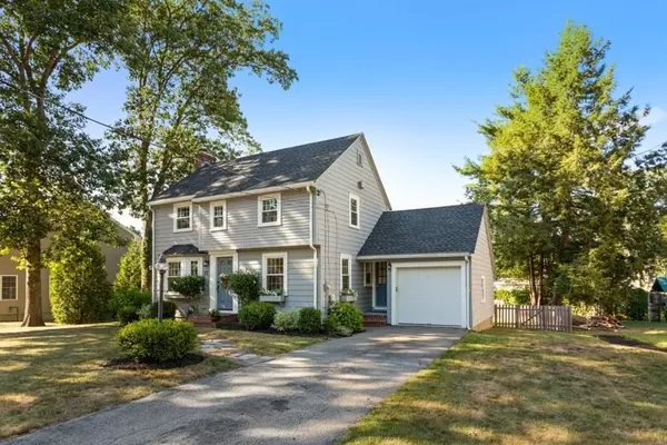 22 Homestead Road, Lynnfield, MA 01940