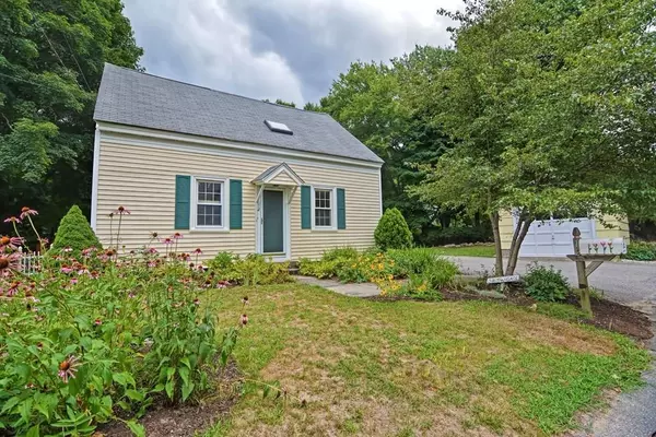 12 Warren Rd, Upton, MA 01568