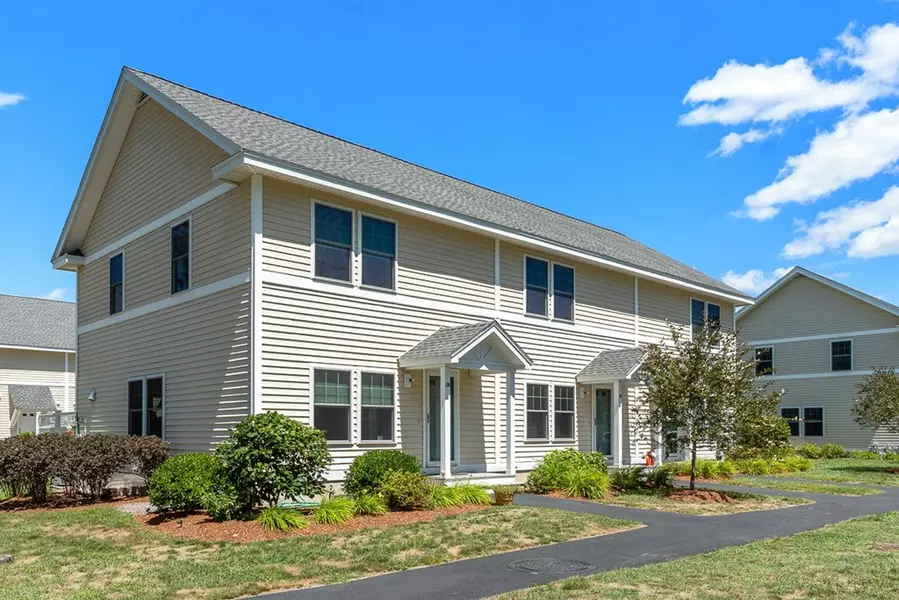 2 Bates St #B, Devens, MA 01434