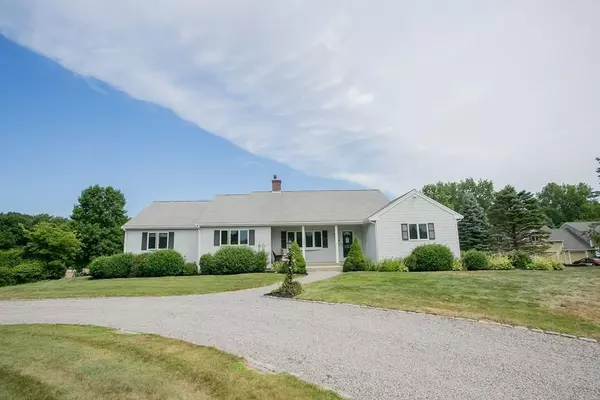 28 Galfre Rd, Lakeville, MA 02347