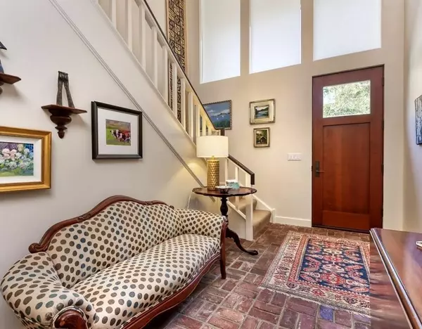 Lincoln, MA 01773,194 Lincoln Road