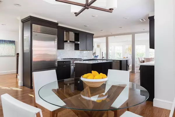 Brookline, MA 02446,17 Summit Ave #2