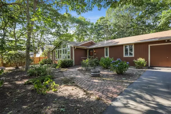 Falmouth, MA 02536,131 Sanddollar Cir