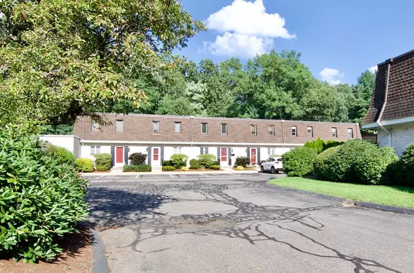 Springfield, MA 01106,187 Porter Lake Dr #187