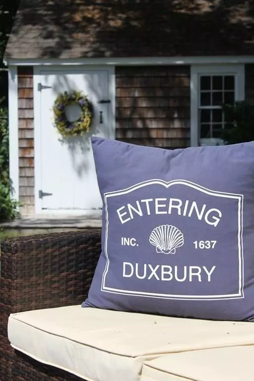 Duxbury, MA 02332,183 Chestnut St