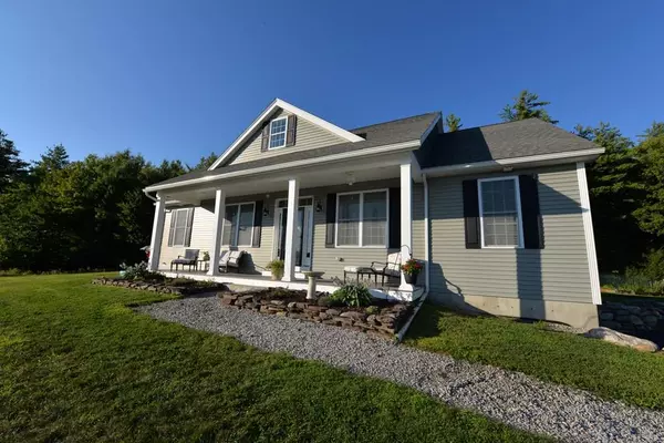 12 Woodcrest Drive, Deerfield, NH 03037