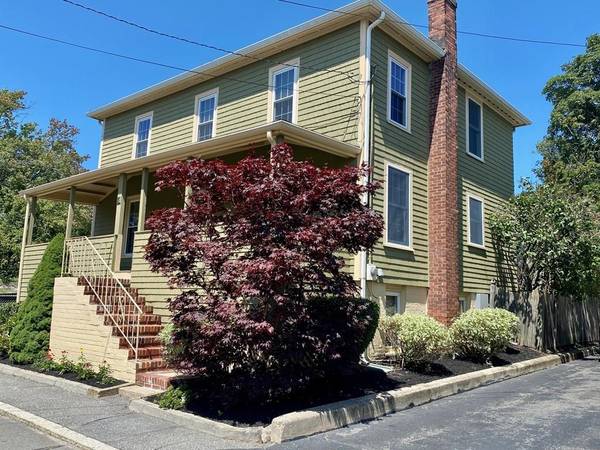 10 Emerald Rd, Nahant, MA 01908