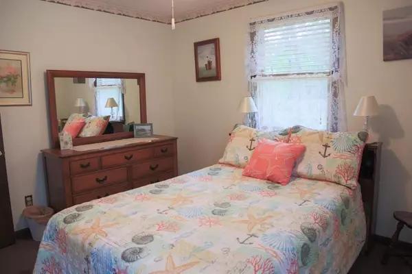 Eastham, MA 02642,385 Oak Leaf Rd