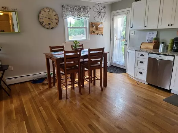 Southampton, MA 01073,12 Strong Rd