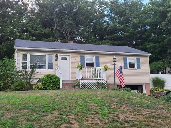 12 Strong Rd, Southampton, MA 01073