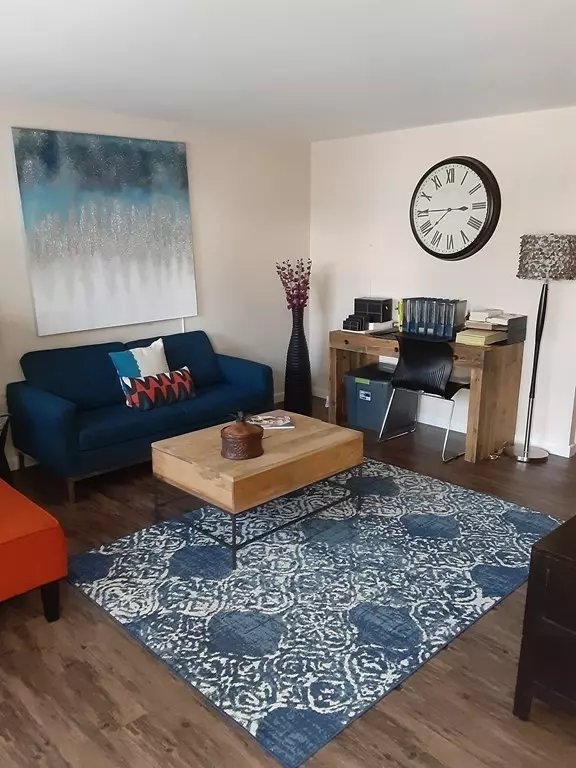 Agawam, MA 01001,5 Plantation Dr #5