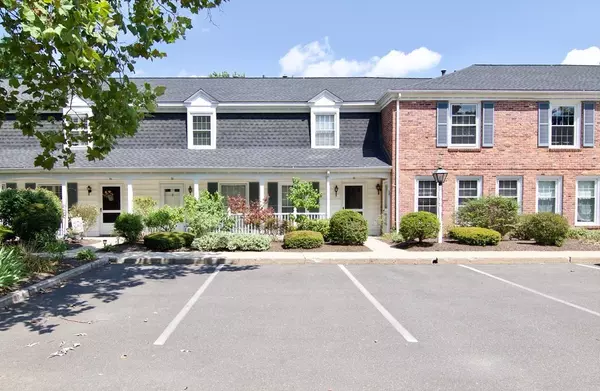 Springfield, MA 01108,28 Williamsburg Dr #28