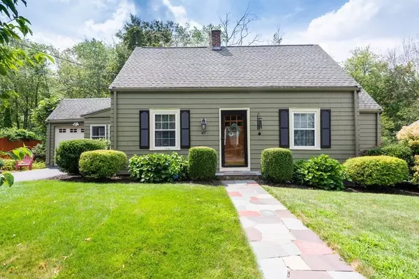 47 Canterbury Rd., Lynnfield, MA 01940