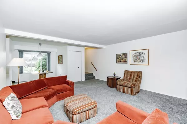 Springfield, MA 01129,68 Nassau Dr #68