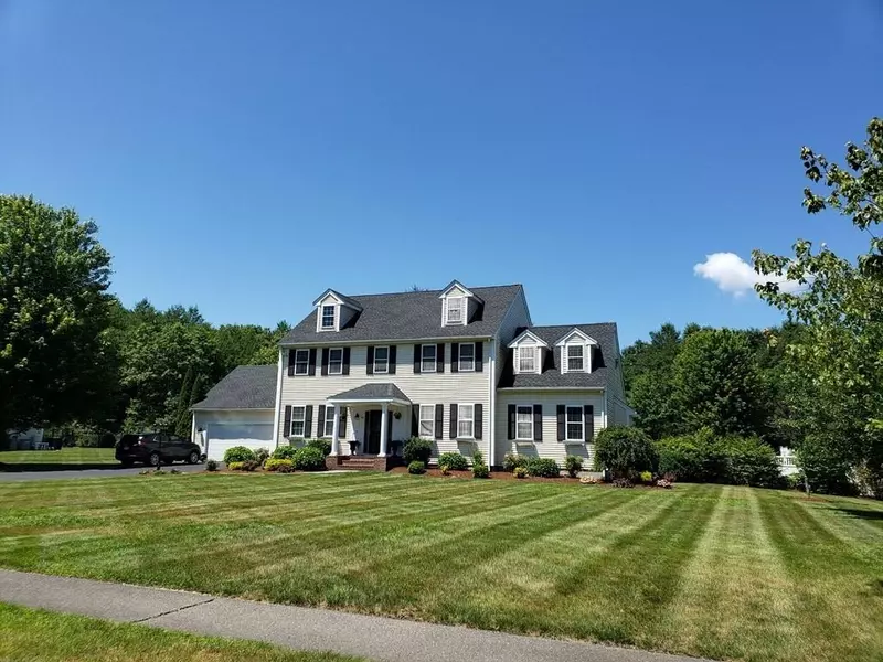 88 Stonegate Dr, East Bridgewater, MA 02333