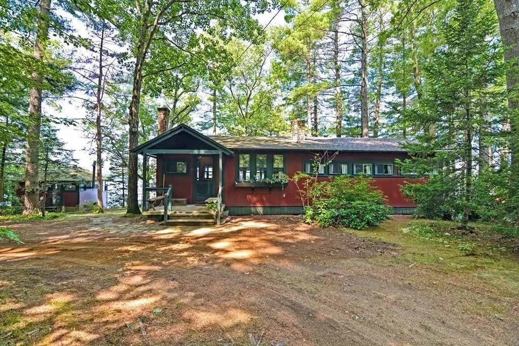 East Brookfield, MA 01515,192 Red Gable Rd