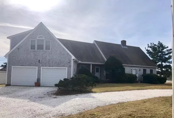 26 Beach Rd, Dennis, MA 02670