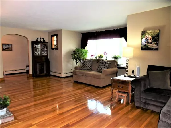 Hopedale, MA 01747,1 Villa Dr