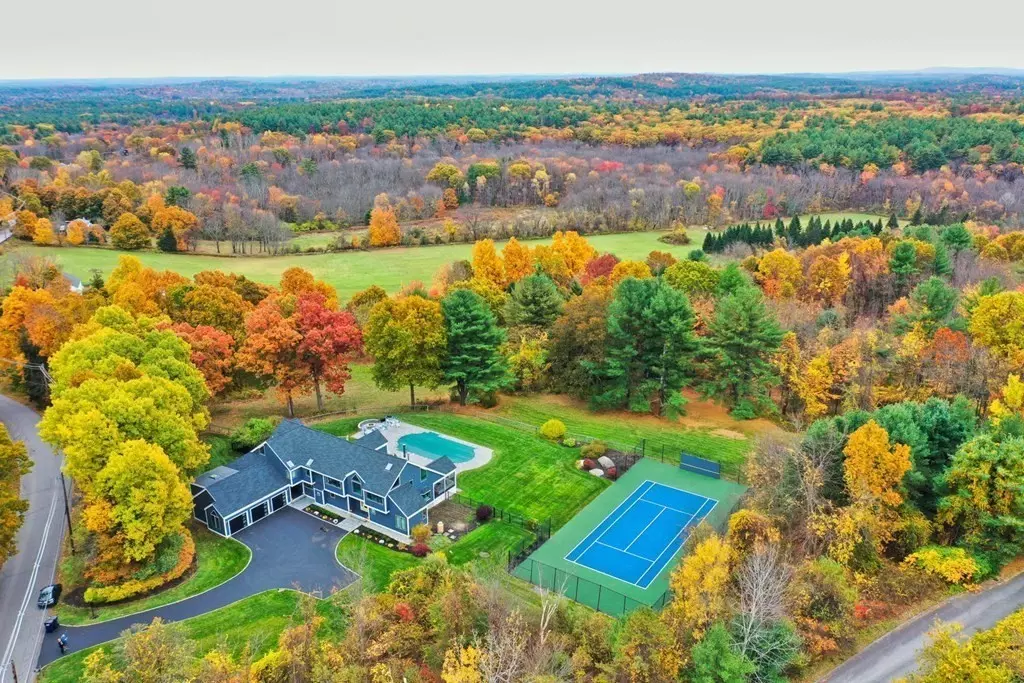 Boxborough, MA 01719,566 Middle Road