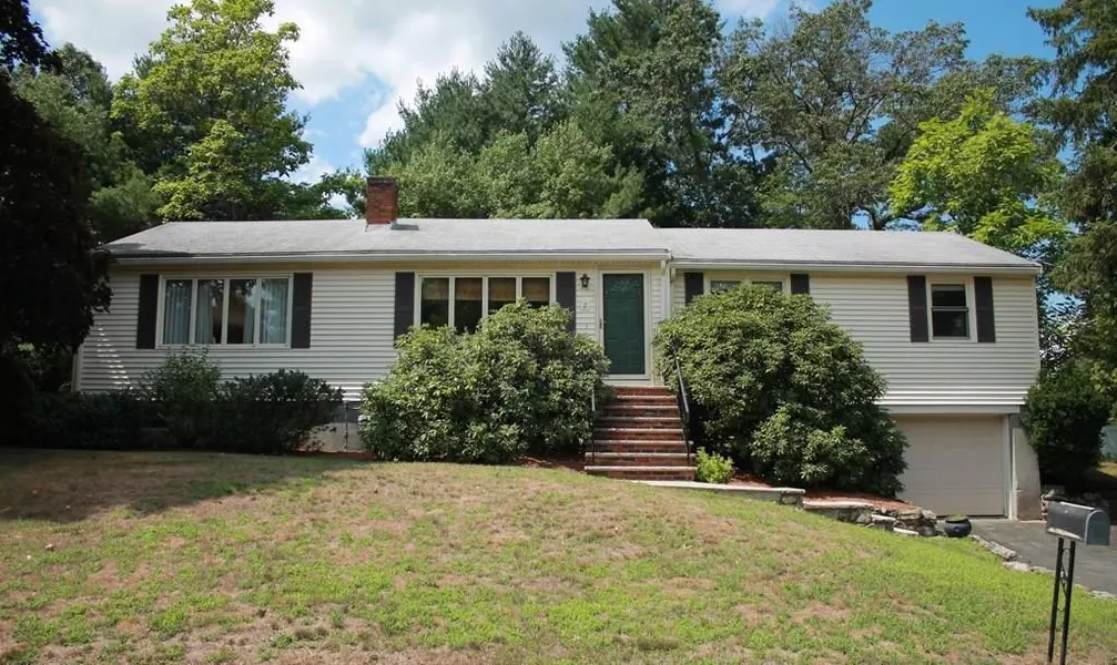 2 Colleen Cir, Burlington, MA 01803