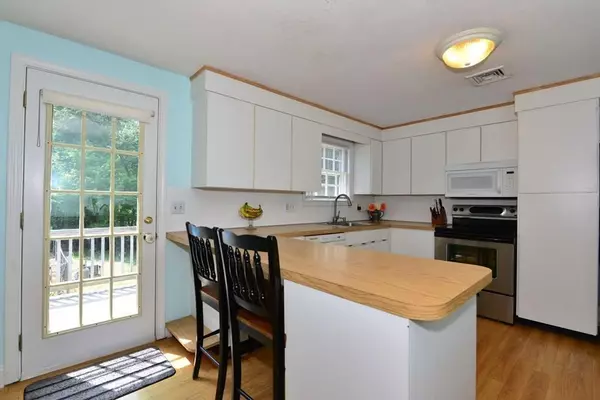 Mendon, MA 01756,6 Teresa Drive