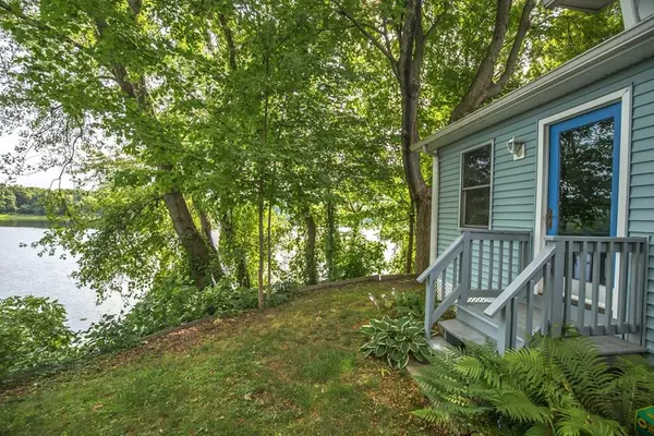 West Springfield, MA 01089,20 Brightwater St