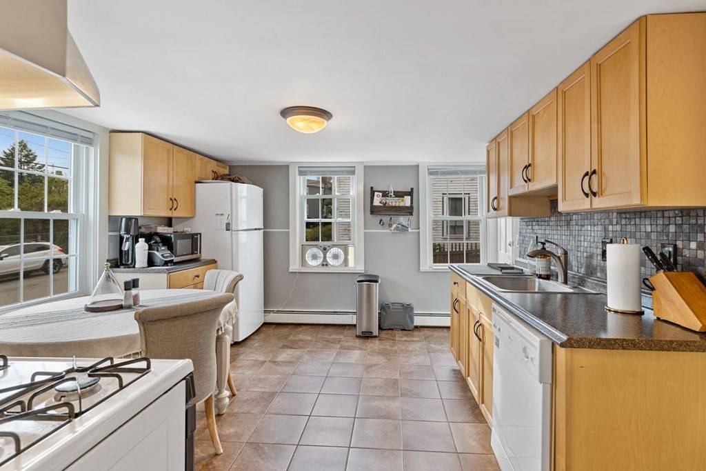 Beverly, MA 01915,56 Bartlett St