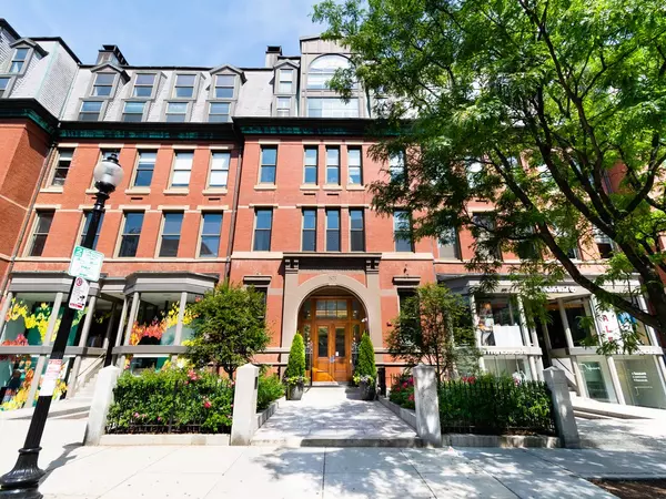 201 Newbury St #307, Boston, MA 02116