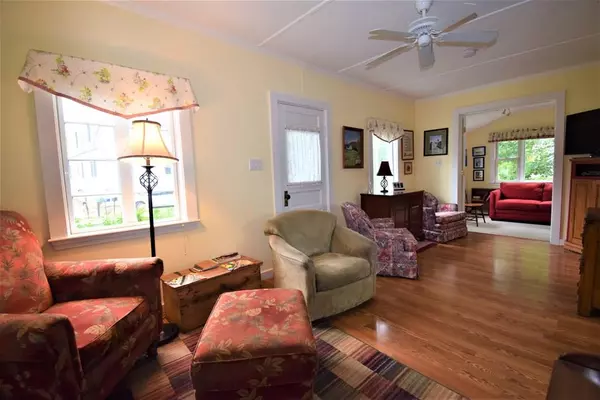 Kingston, NH 03848,32 Great Pond Rd