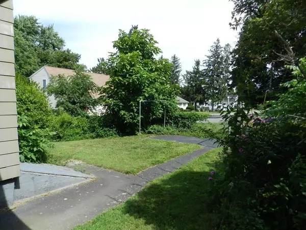 Clinton, MA 01510,37 Winthrop St