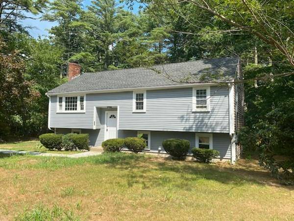 262 Meadow St, Carver, MA 02330