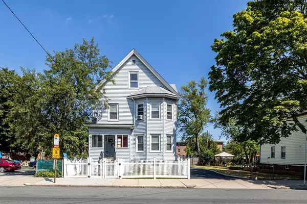 137 Garfield Ave, Chelsea, MA 02150
